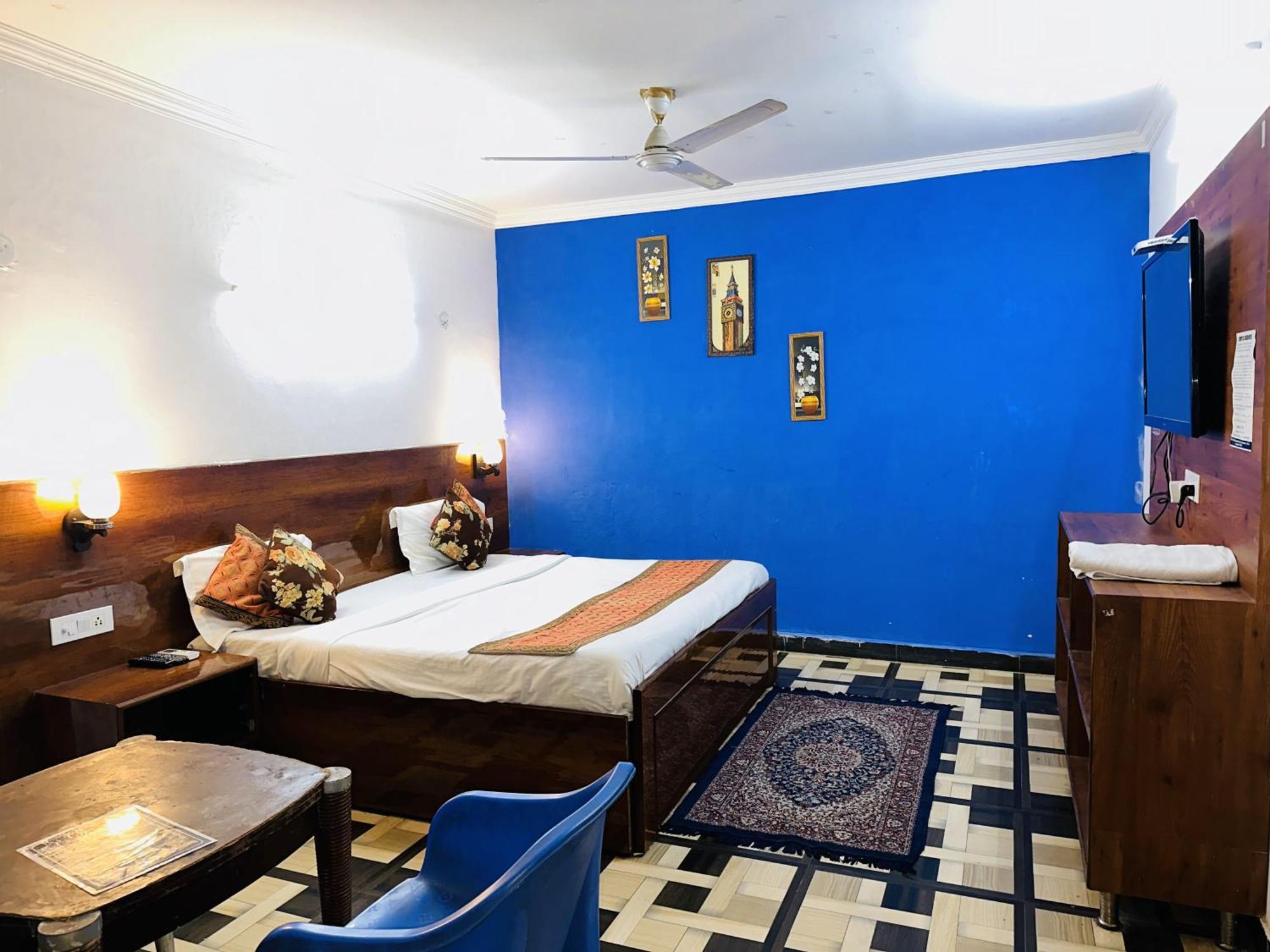Golden Bed And Breakfast- High Quality In South Ex-1 D Block Guest house New Delhi